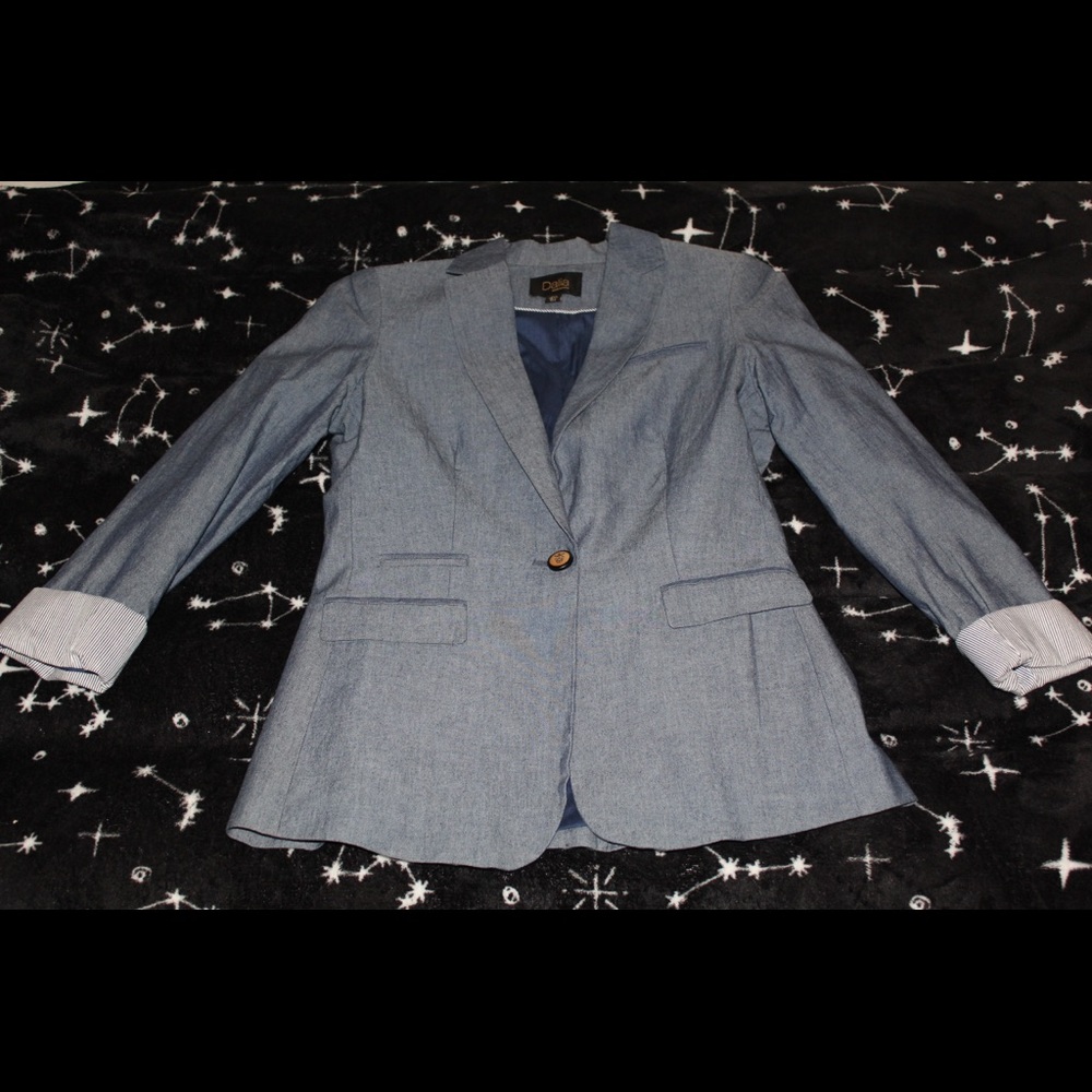 Blazer - Picture 3 of 6